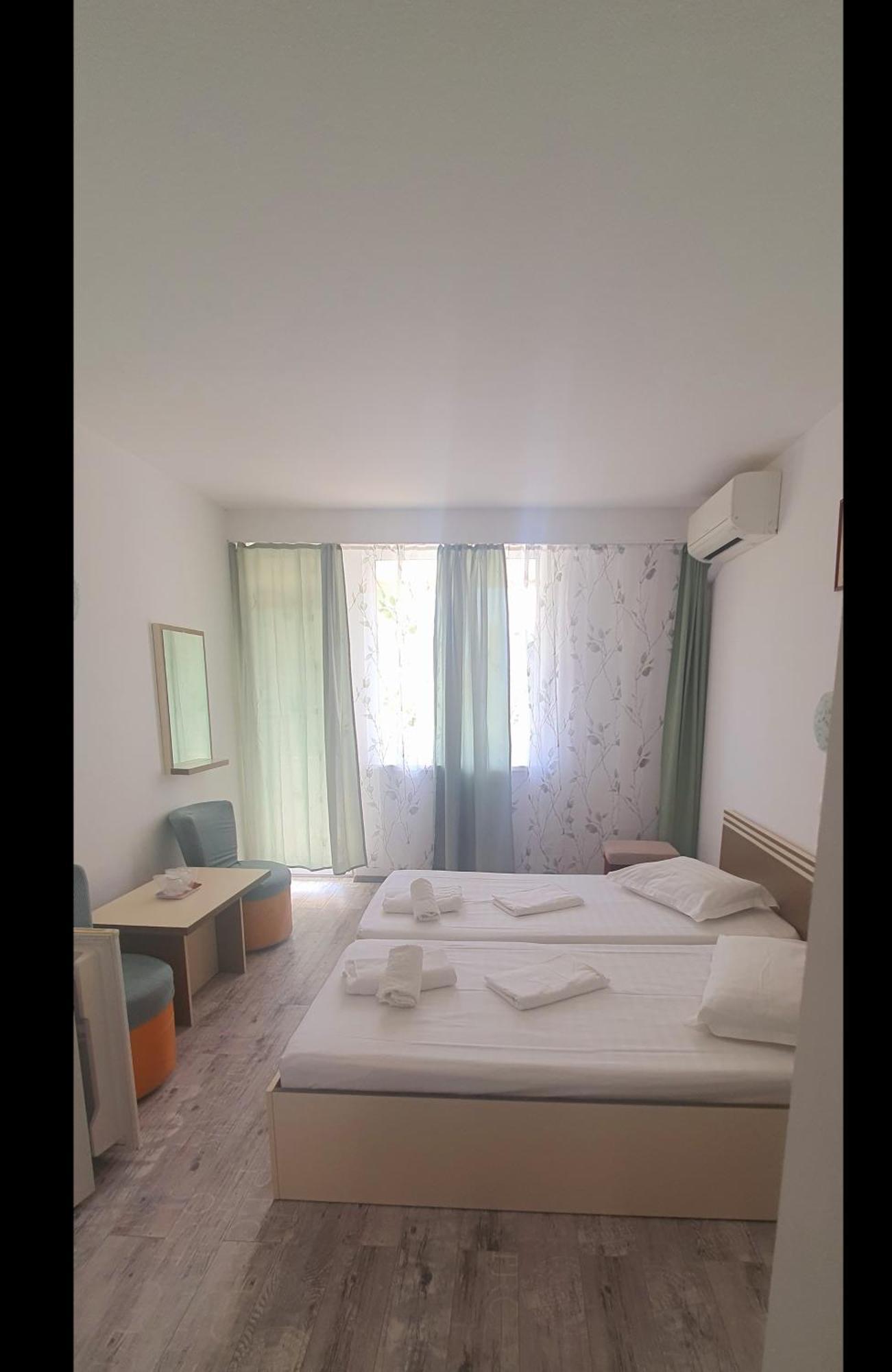 Hotel Pescarus Мамая Екстериор снимка